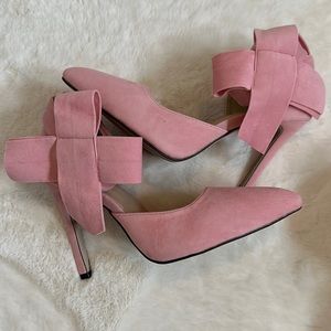 Pink heels with bow